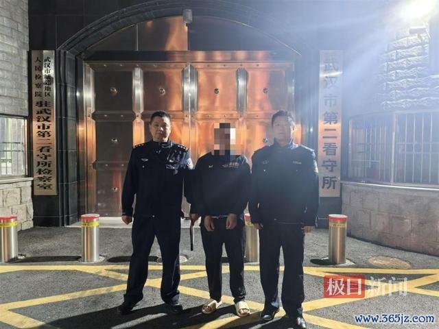 须眉盗窃地铁工地电缆被刑拘